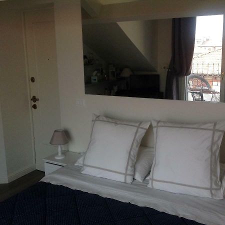 Apartment Pied A Terre With Terrazza In Milan City Center Exteriör bild