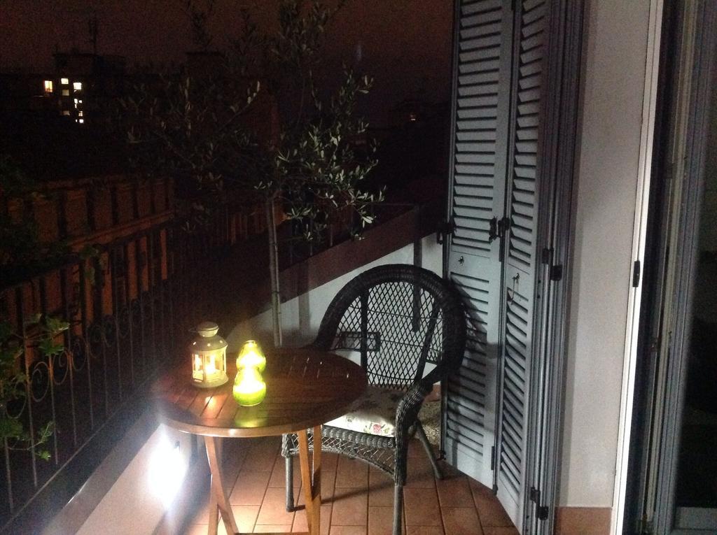 Apartment Pied A Terre With Terrazza In Milan City Center Rum bild